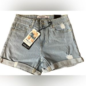 Muse Looks Shorts - light Skinny Denim Distressed, New with Tags